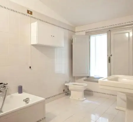 Fattoria Uccelliera Vila Lorenzana Exterior foto